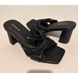 NWT Torrid Size 9 Black Soft Knot Square Heel Mule (WW)